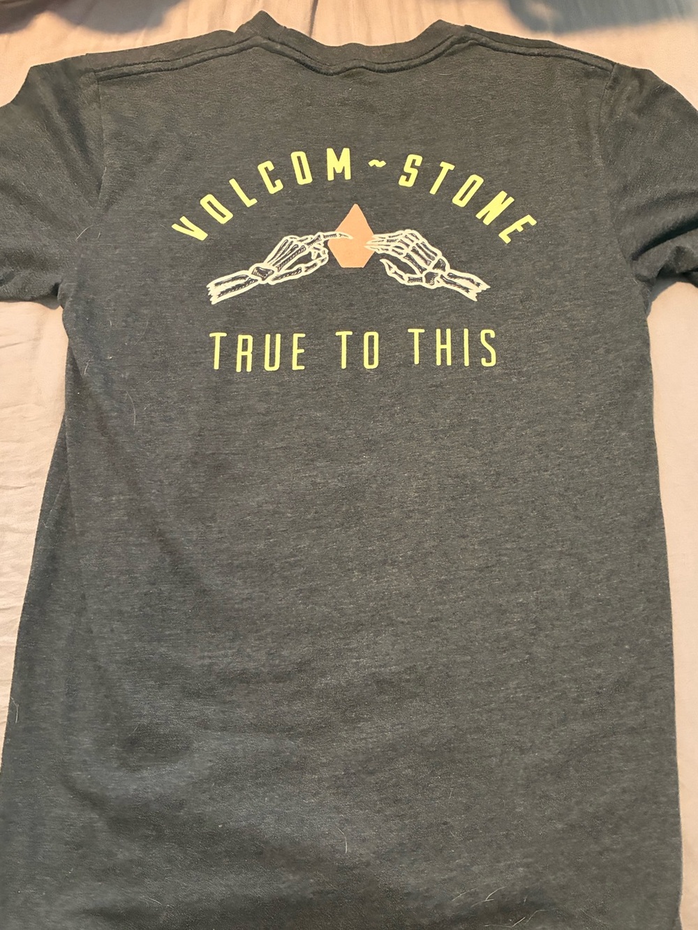 Old Navy Men's Dark Gray Graphic Tee with Yellow and Tan Accents